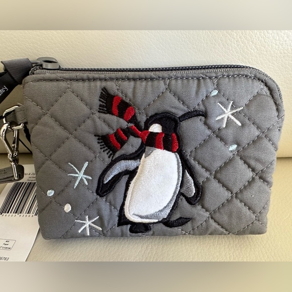 🐧 NWT Vera Bradley Clip and Zip Mini Pouch with Wristlet in Penguin Pair 🐧 - Picture 1 of 7